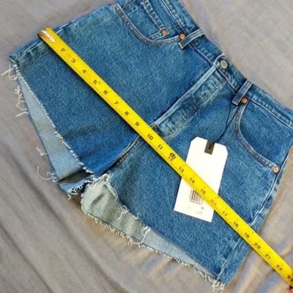 Levi's Ribcage High Waisted Jean Cut Off Shorts Charleston Erosion - Picture 11 of 16